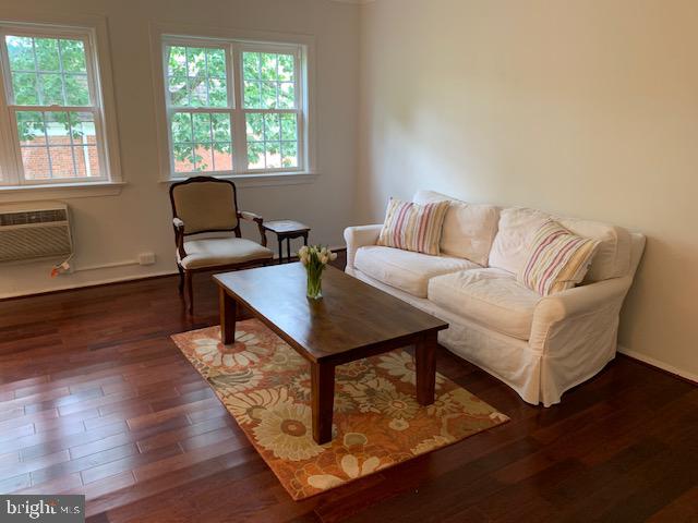3528 Gunston Road Alexandria, VA 22302 - Photo 9 of 37