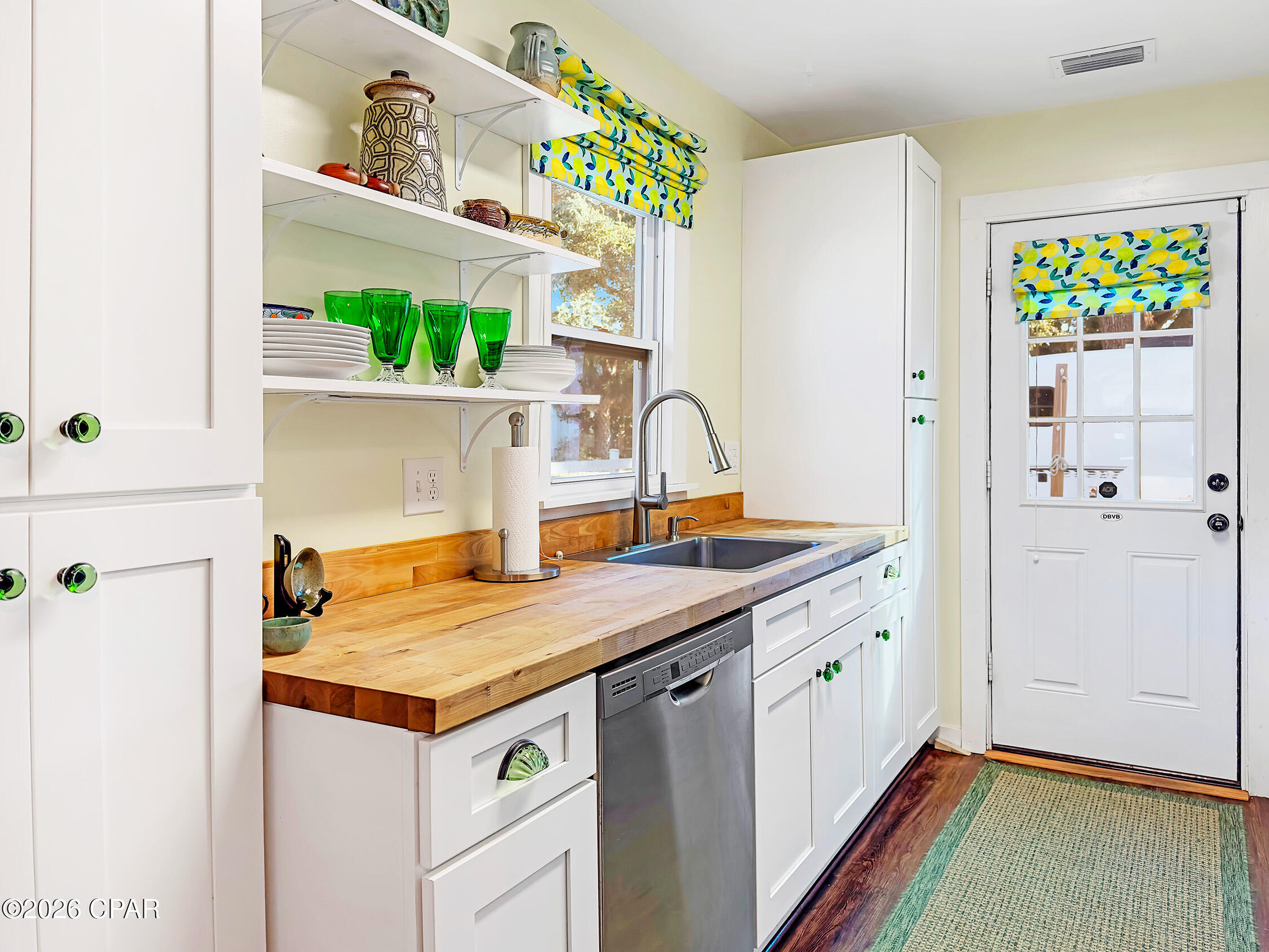 486 Madison Street Port St. Joe, FL 32456 - Photo 4 of 19