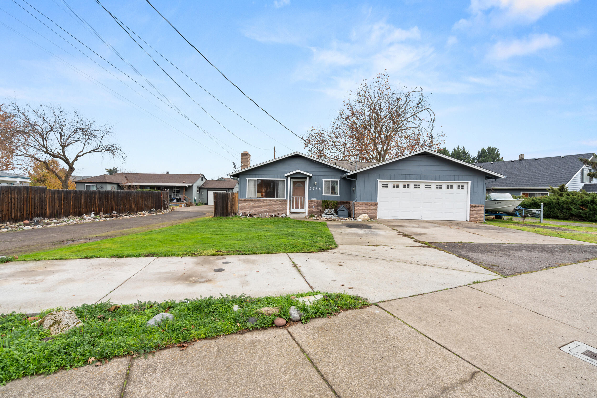 2744 Merriman Road Medford, OR 97501 - Photo 3 of 21 2744 merriman rd, medford-02