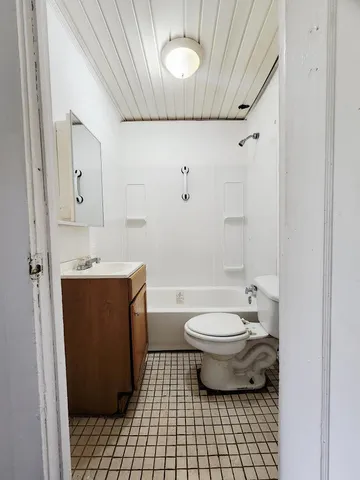 $595 | 181 Barnett Drive, Unit B, Tazewell, VA 24651