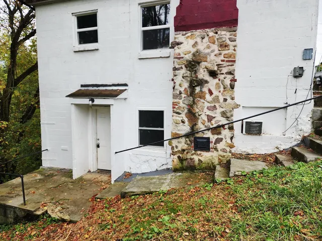 $595 | 181 Barnett Drive, Unit B, Tazewell, VA 24651