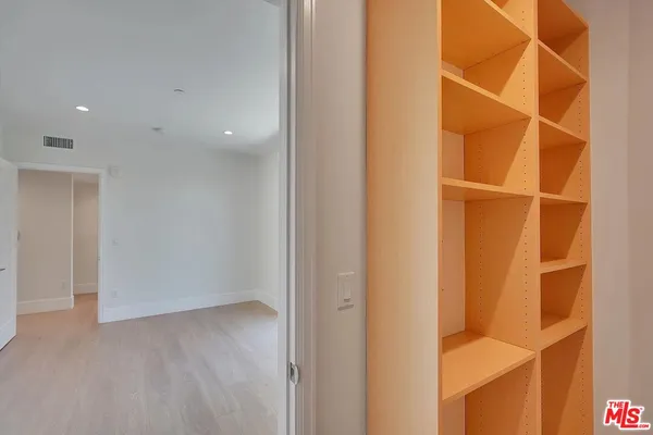 $4,495 | 14419 Riverside Drive, Unit 204, Sherman Oaks, CA 91423