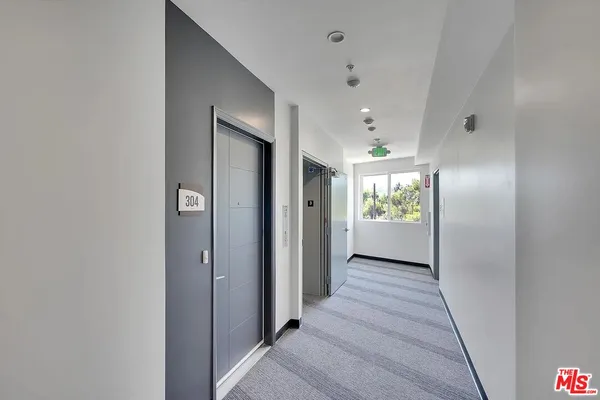 $4,495 | 14419 Riverside Drive, Unit 204, Sherman Oaks, CA 91423