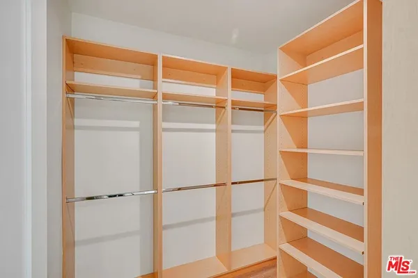 $4,495 | 14419 Riverside Drive, Unit 204, Sherman Oaks, CA 91423