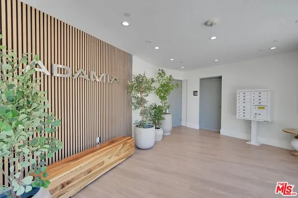 $4,495 | 14419 Riverside Drive, Unit 204, Sherman Oaks, CA 91423