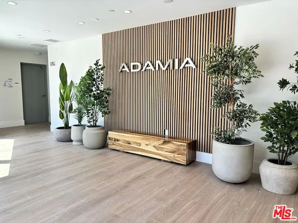 $4,495 | 14419 Riverside Drive, Unit 204, Sherman Oaks, CA 91423