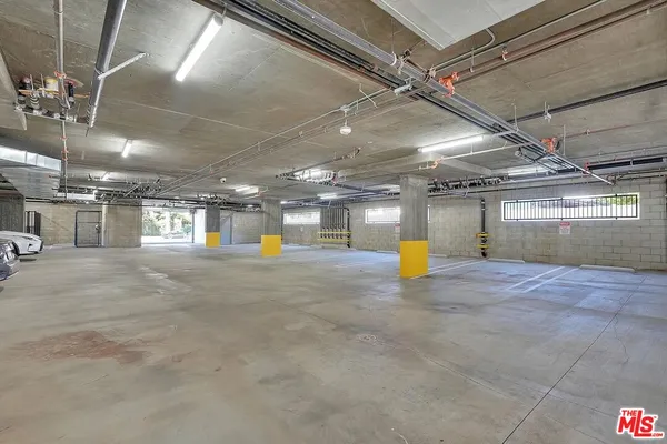 $4,495 | 14419 Riverside Drive, Unit 204, Sherman Oaks, CA 91423