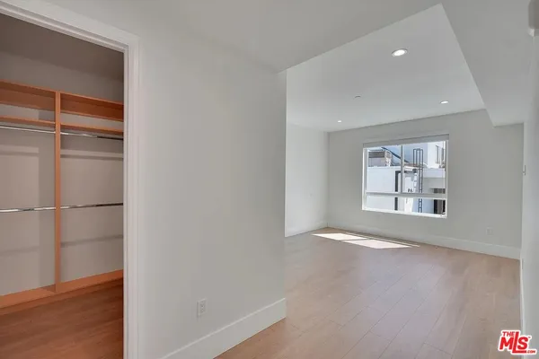 $4,495 | 14419 Riverside Drive, Unit 204, Sherman Oaks, CA 91423