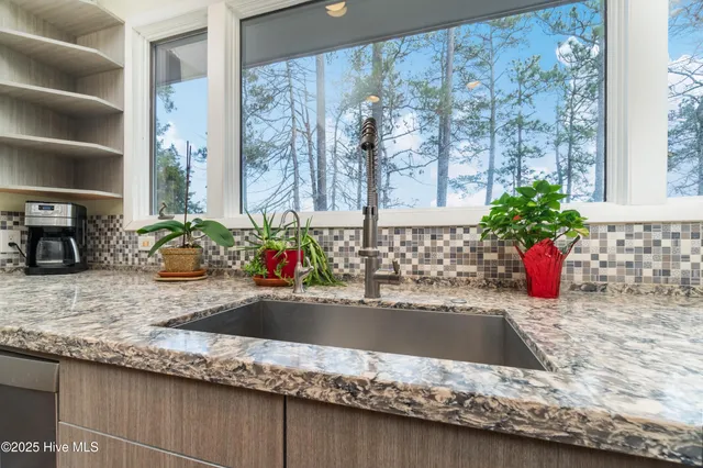 $799,500 | 138 Shoreline Court, Oriental, NC 28571