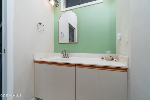 $799,500 | 138 Shoreline Court, Oriental, NC 28571