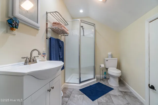 $799,500 | 138 Shoreline Court, Oriental, NC 28571