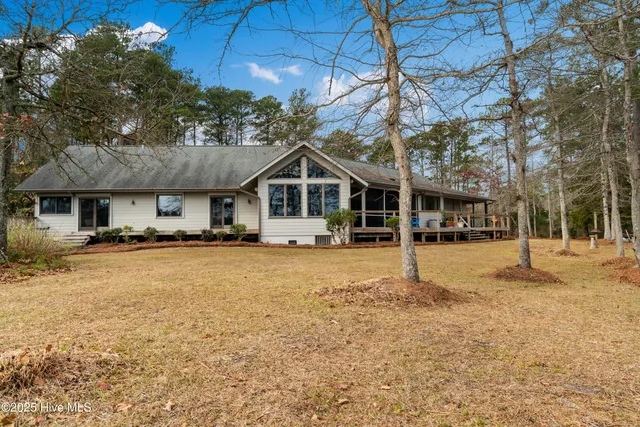 $799,500 | 138 Shoreline Court, Oriental, NC 28571
