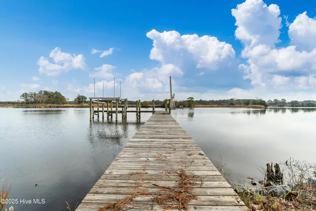 $799,500 | 138 Shoreline Court, Oriental, NC 28571