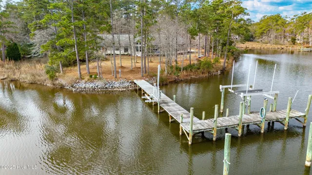 $799,500 | 138 Shoreline Court, Oriental, NC 28571