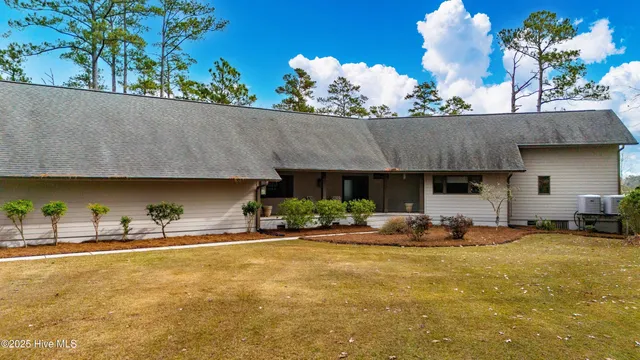 $799,500 | 138 Shoreline Court, Oriental, NC 28571