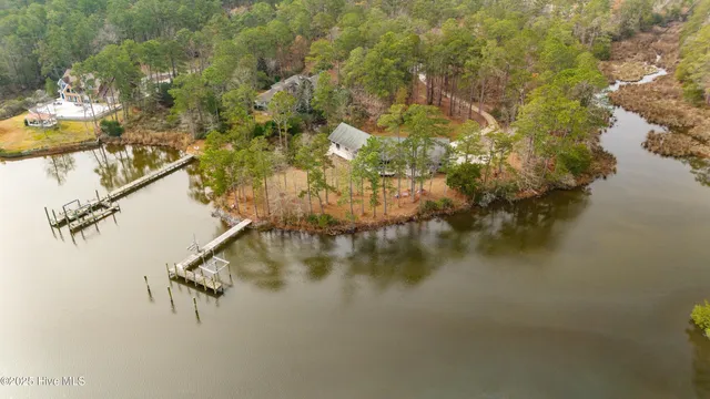 $799,500 | 138 Shoreline Court, Oriental, NC 28571