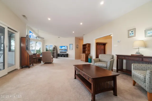 $799,500 | 138 Shoreline Court, Oriental, NC 28571