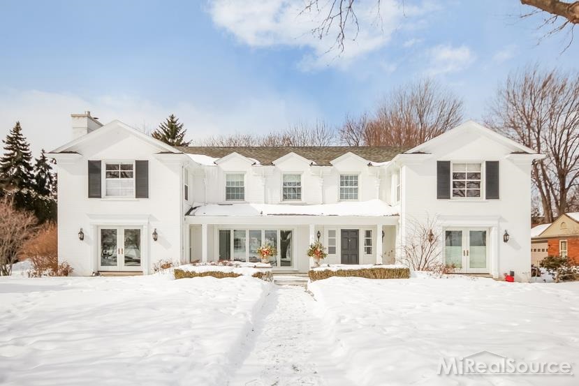 571 Lake Shore Road Grosse Pointe Shores, MI 48236 - Photo 1 of 43