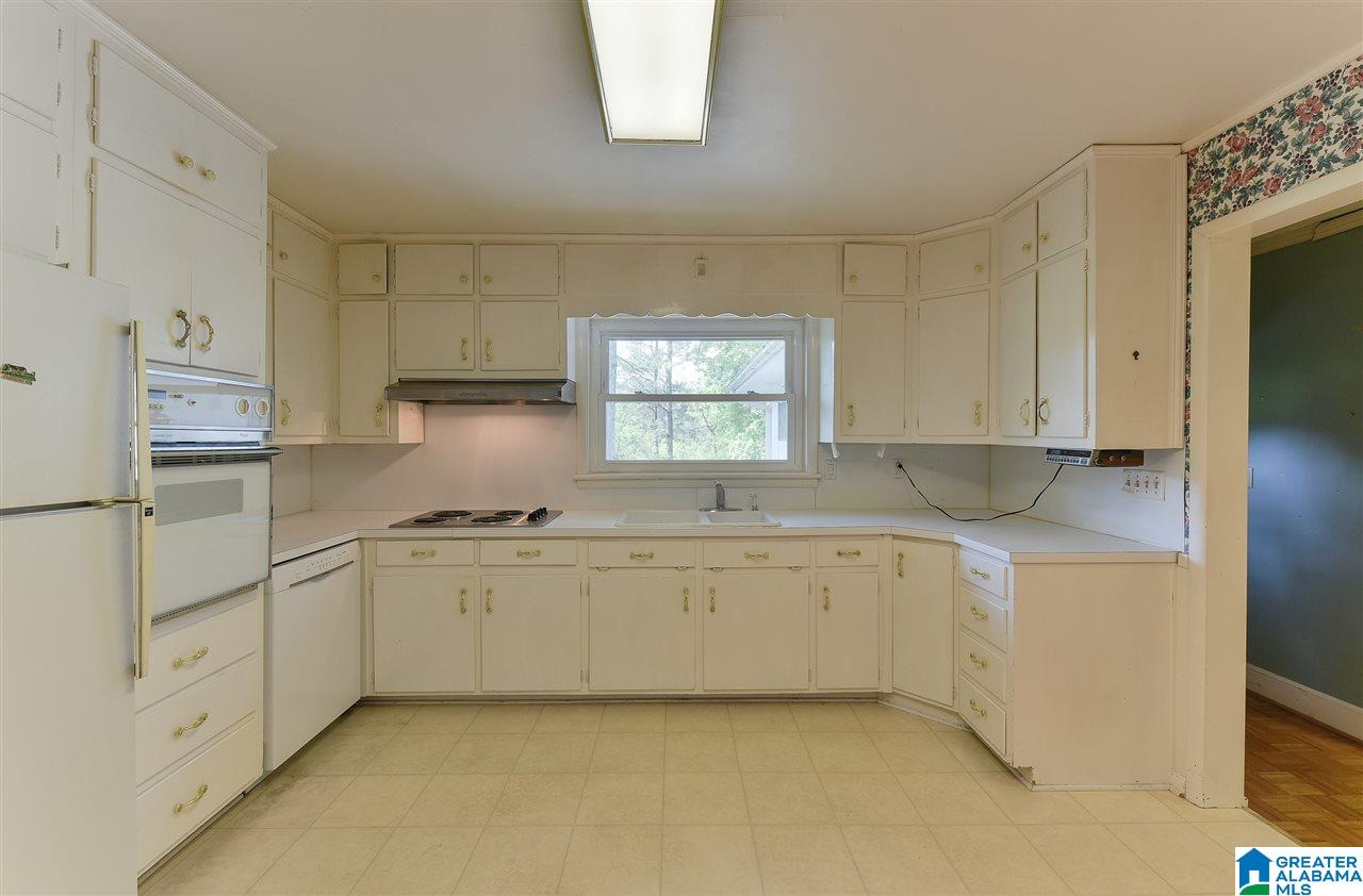 1144 Hob Hill Road Birmingham, AL 35235 - Photo 12 of 48