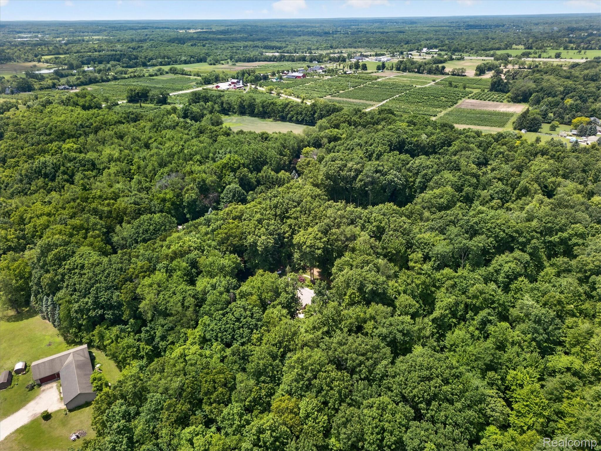 5388 Hartland Road Fenton, MI 48430 - Photo 65 of 74 65-5388-Hartland-Rd-WindowStill.jpg