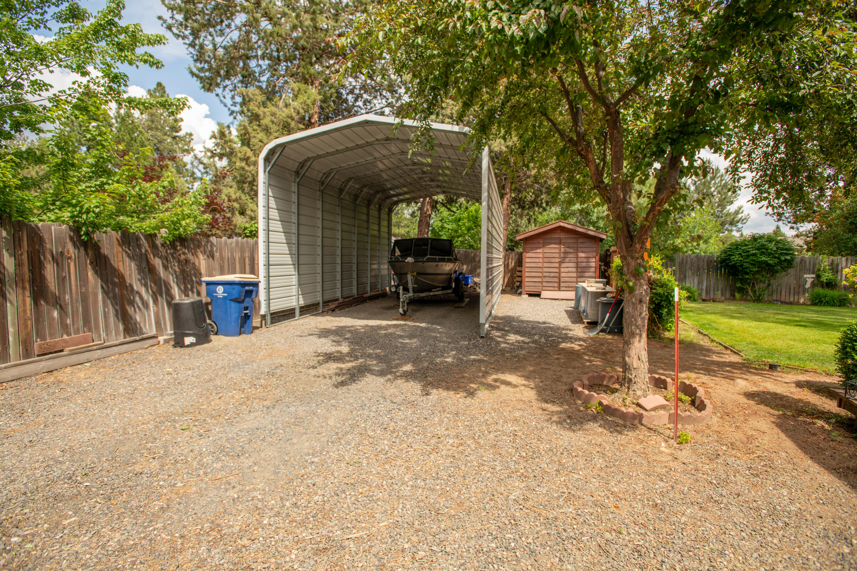 61182 Benham Road Bend, OR 97702 - Photo 4 of 25 Covered RV Parking