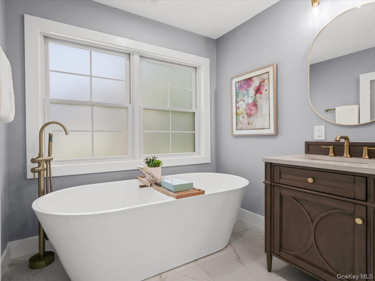 8 Brixton Road Garden City, NY 11530 - Photo 37 of 47