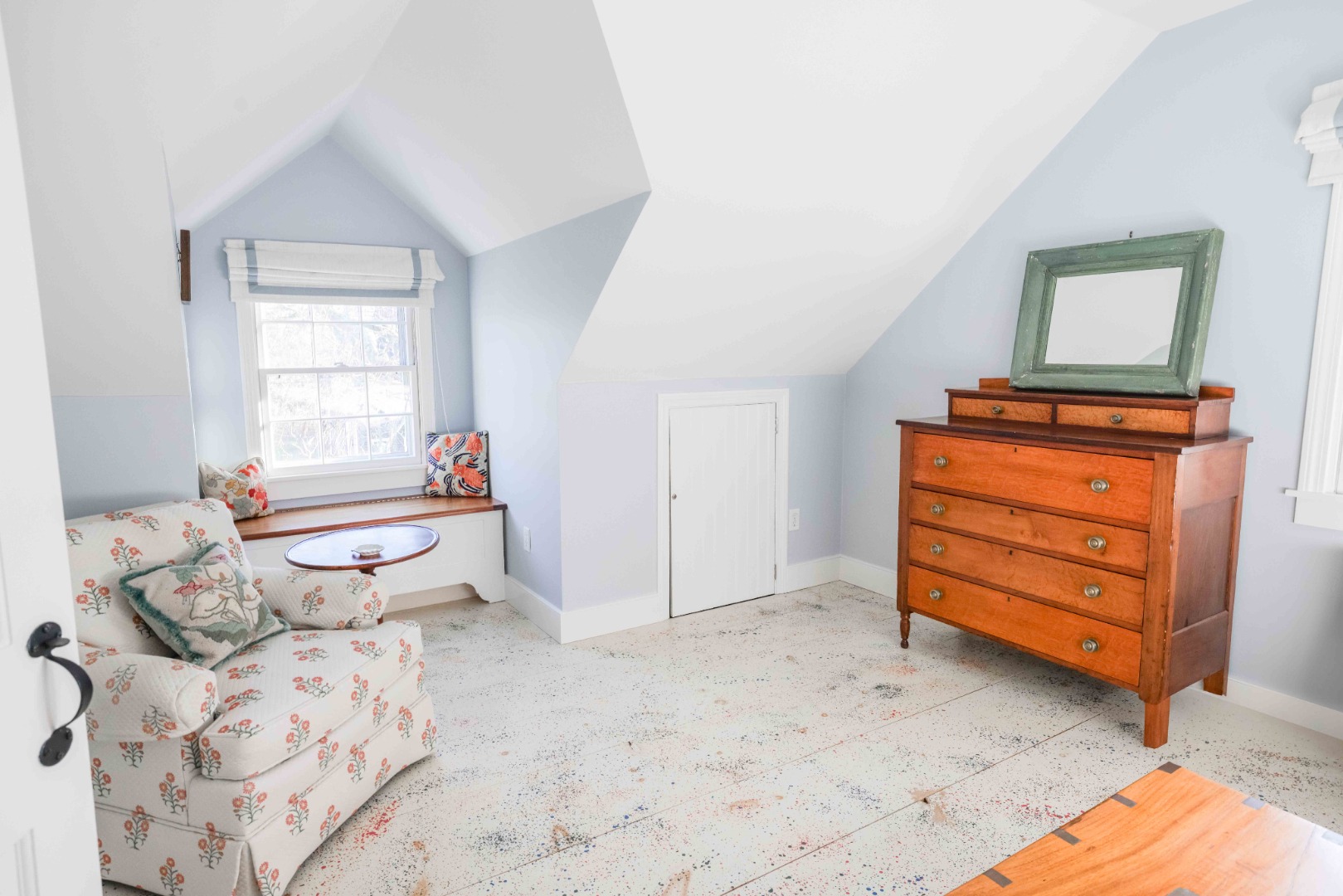 13 West Chester Street Nantucket, MA 02554 - Photo 27 of 32 a living room with furniture and a window
