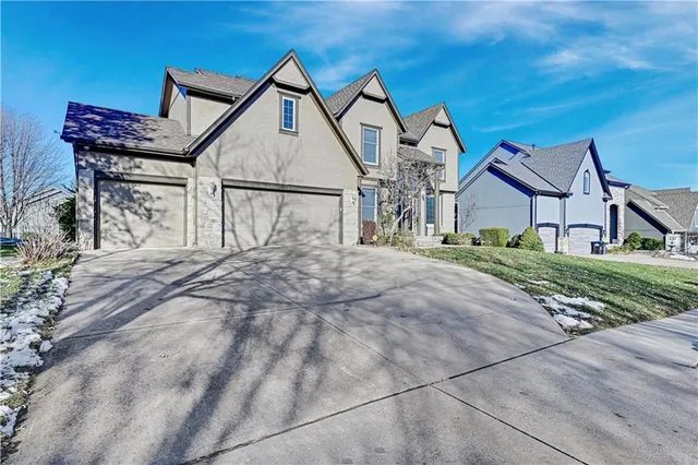$575,000 | 19618 West 99th Street, Lenexa, KS 66220