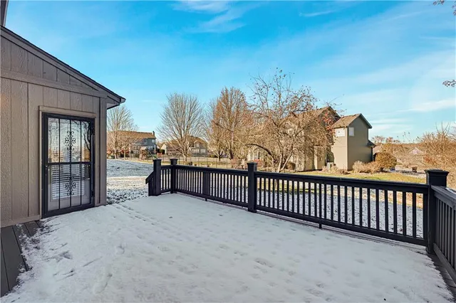 $575,000 | 19618 West 99th Street, Lenexa, KS 66220