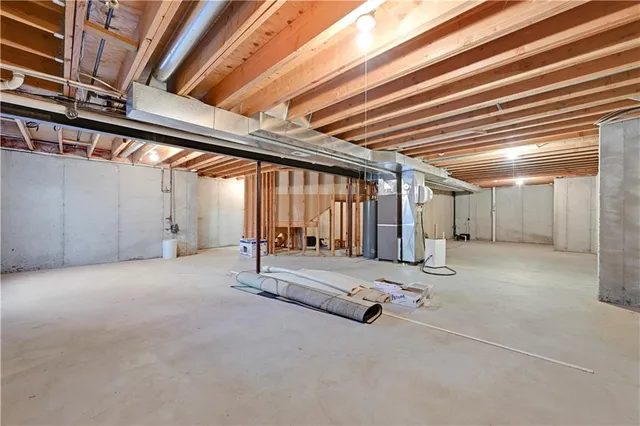 $575,000 | 19618 West 99th Street, Lenexa, KS 66220