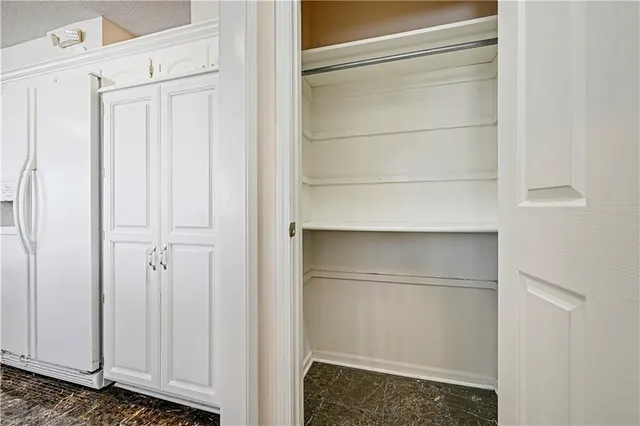 $575,000 | 19618 West 99th Street, Lenexa, KS 66220