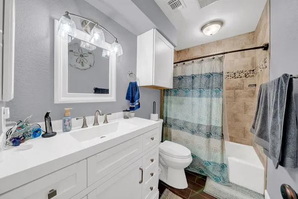 $620,000 | 182 Shalako Drive, Kerrville, TX 78028