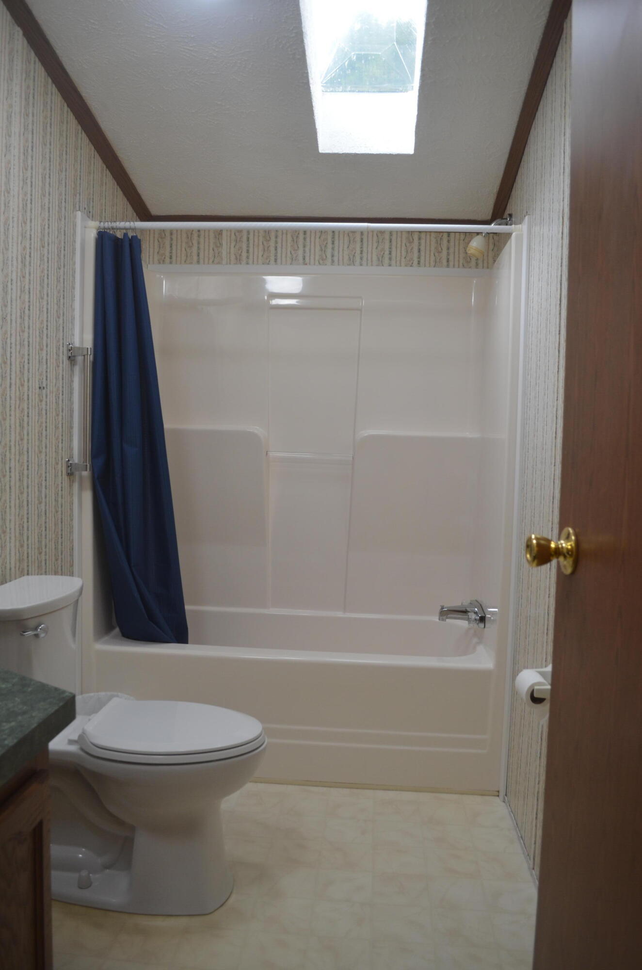 59 Ocean Point Road, Unit 21 Boothbay Harbor, ME 04538 - Photo 15 of 16 2nd Bath