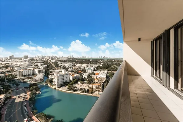 $4,500 | 2555 Collins Avenue, Unit PH214, Miami Beach, FL 33140