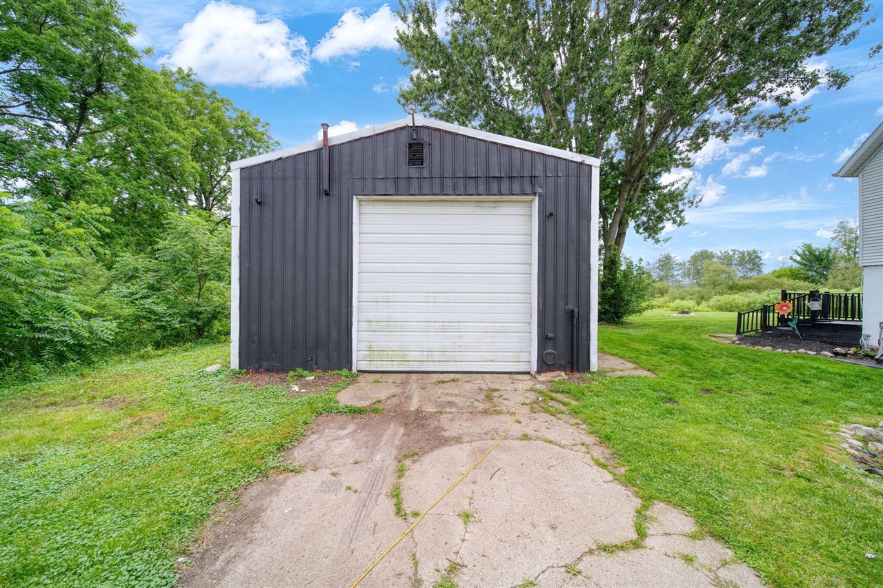 6463 Maple Lane Road Rives Junction, MI 49277 - Photo 4 of 38