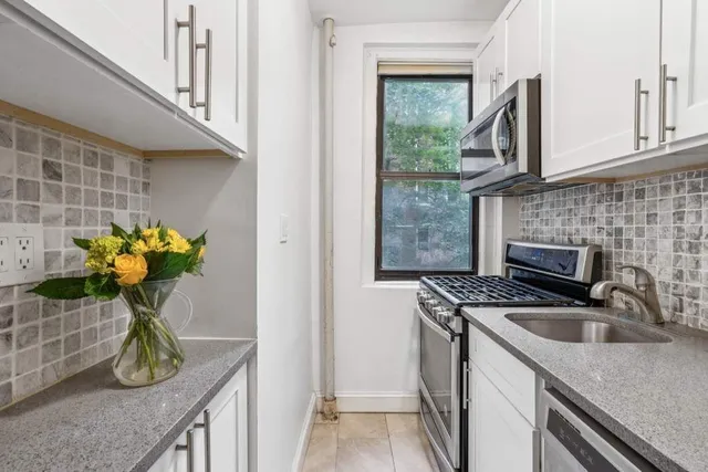 $599,000 | 350 Cabrini Boulevard, Unit 1A | Hudson Heights