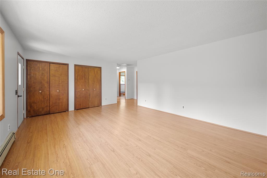 271 Rush Lake Road Pinckney, MI 48169 - Photo 3 of 24