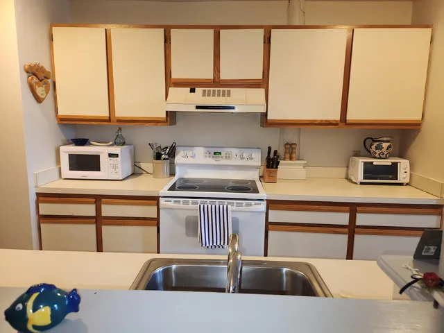 $299,000 | 1 Saco Island Terrace, Unit 105, Saco, ME 04072