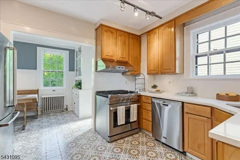 $849,000 | 15 Rynda Road, Maplewood, NJ 07040