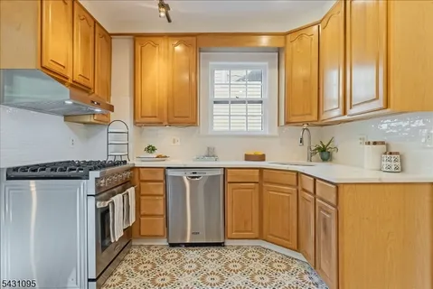 $849,000 | 15 Rynda Road, Maplewood, NJ 07040