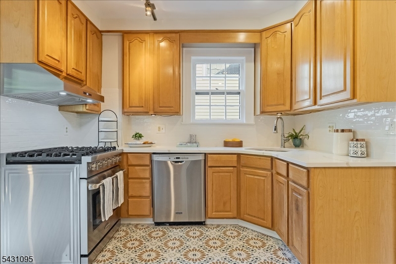 15 Rynda Road Maplewood, NJ 07040 - Photo 19 of 46