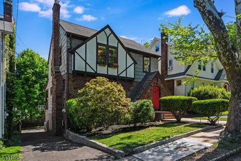 $849,000 | 15 Rynda Road, Maplewood, NJ 07040
