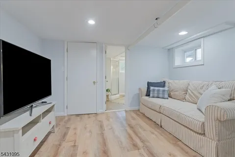 $849,000 | 15 Rynda Road, Maplewood, NJ 07040
