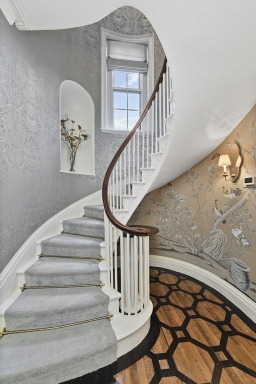 59 Chestnut Street Boston, MA 02108 - Photo 13 of 33 a view of entryway