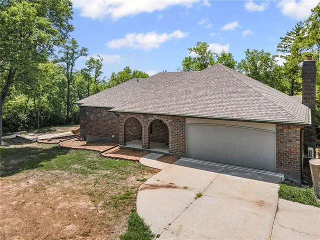 $489,000 | 1000 Woodcliff Drive, Richmond, MO 64085