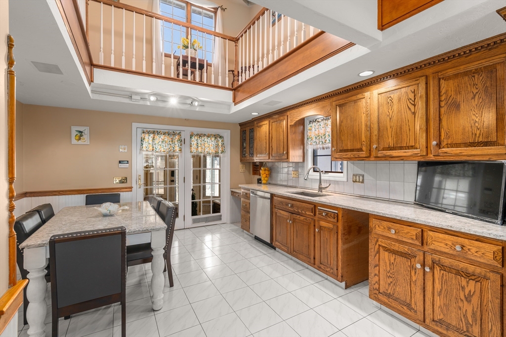 113 Temple Road Waltham, MA 02452 - Photo 13 of 35
