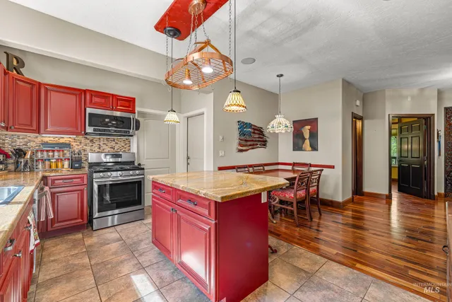 $1,175,000 | 911 Davis Avenue, McCall, ID 83638