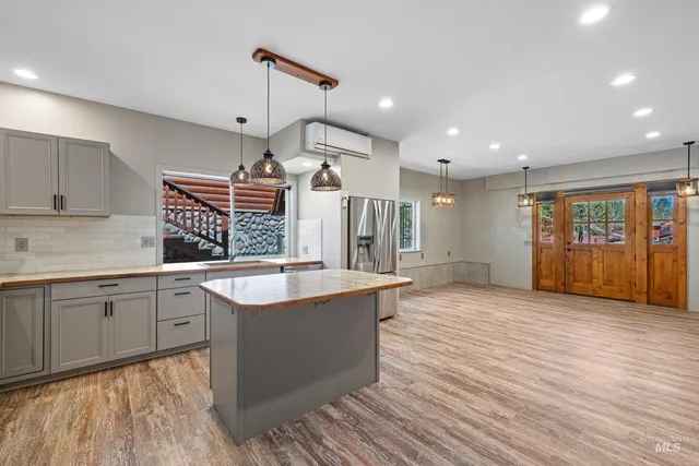 $1,175,000 | 911 Davis Avenue, McCall, ID 83638