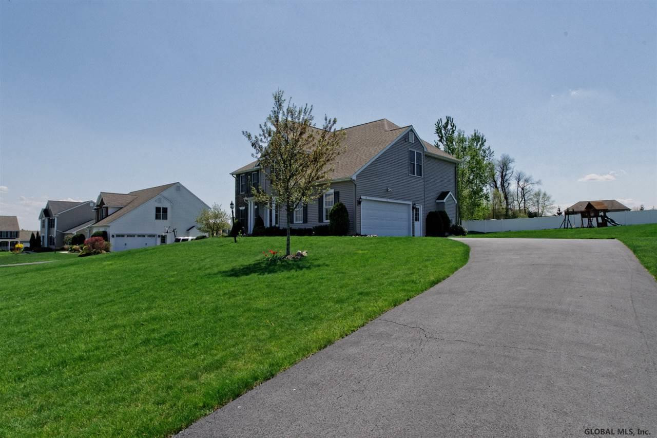 6 Robin Hill Road Halfmoon, NY 12118 - Photo 3 of 44 Photo 3