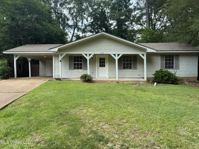 $179,900 | 222 Cherry Circle, Ridgeland, MS 39157